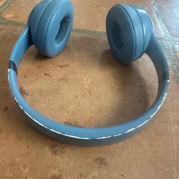 Beats by Dre Over-Ear Headphones - Blue - Picture 7 of 9